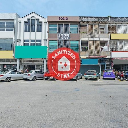 Oyo 90662 The 1975 Hotel Empire Kuantan Bagian luar foto