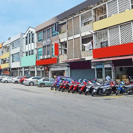 Oyo 90662 The 1975 Hotel Empire Kuantan Bagian luar foto